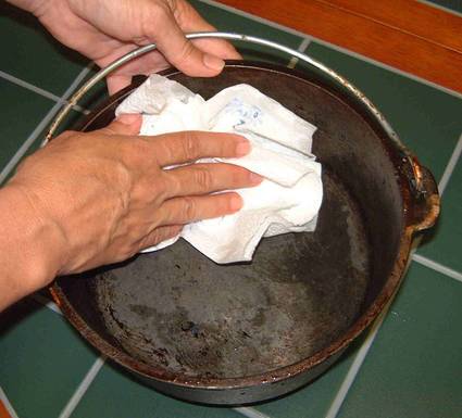cleaning cast iron