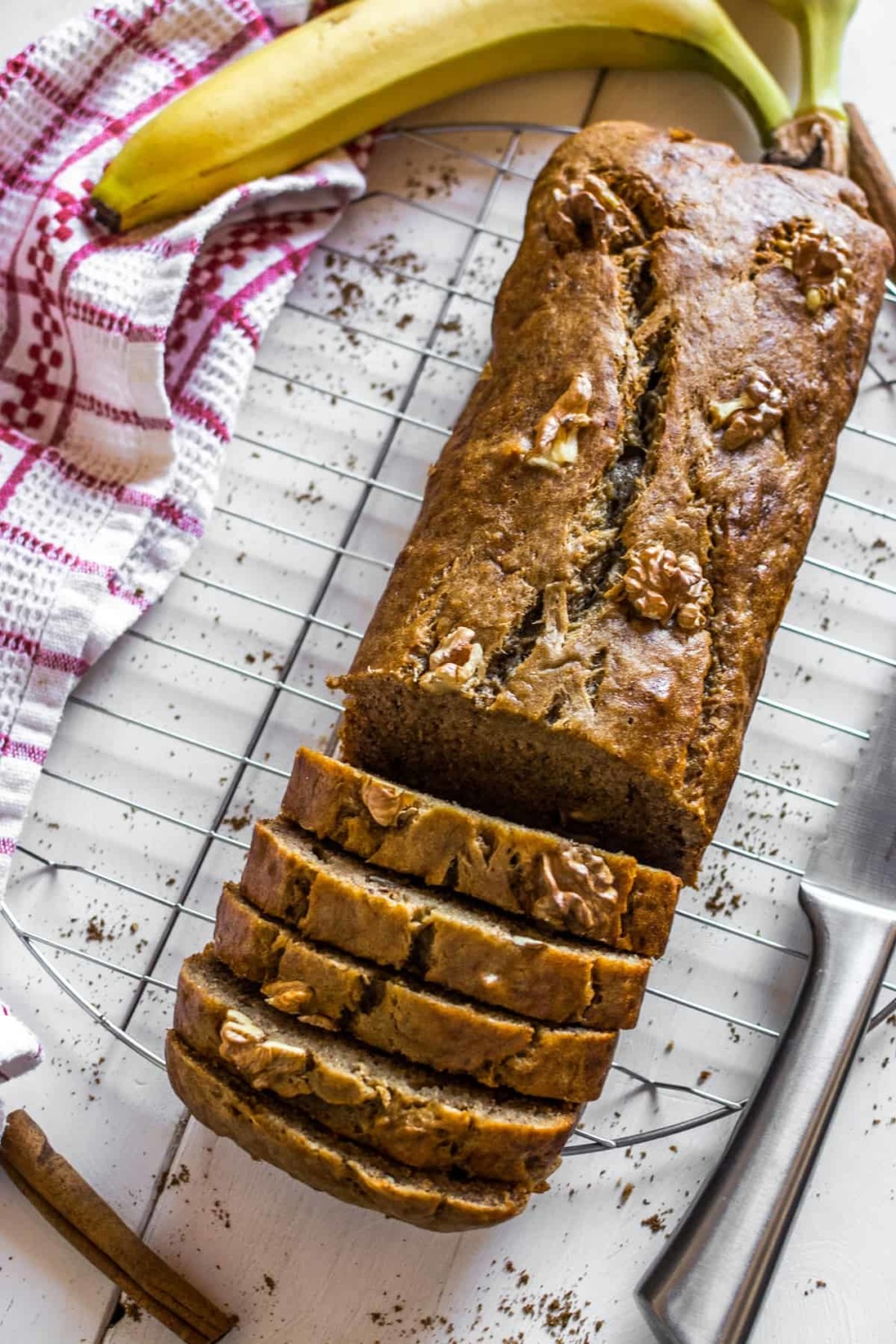 Quick & Simple 4-Banana Bread Recipe (Easy & Moist)