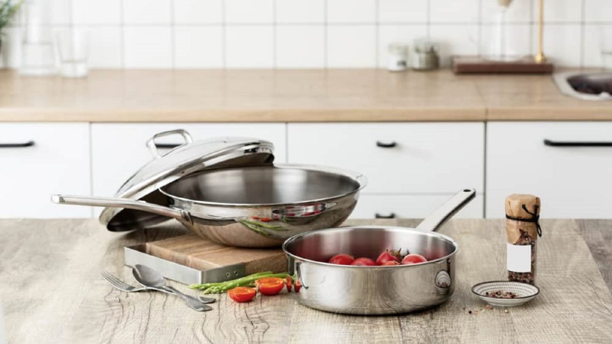 https://www.stonefryingpans.com/wp-content/uploads/2021/12/What-Everyone-Needs-To-Know-About-Aluminum-Cookware-1200-1200x675-cropped.jpg