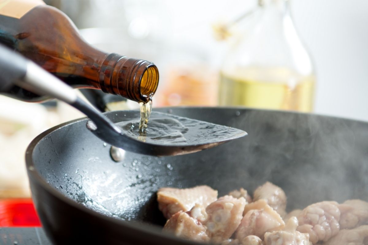 What Are The Different Types Of Seasoning Oil?